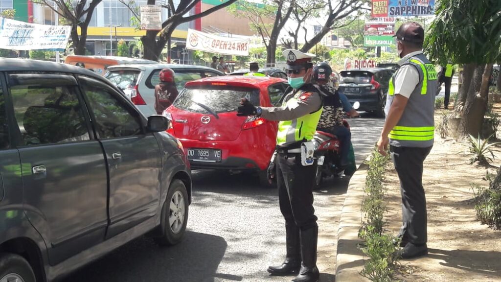 Bersama UPTD Samsat Sat Lantas Polres Gowa Tertibkan Pajak Kendaraan