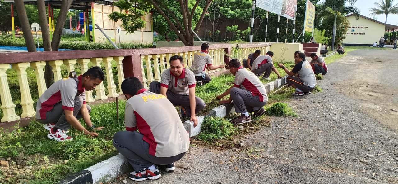 Polres Jeneponto Peduli Kebersihan