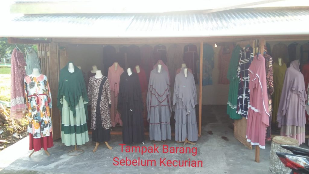 Pencuri Gasak Toko  Baju  di  Desa Madani 200 Baju  Gamis  Raib