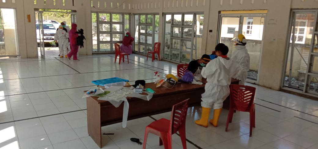 Tim Gerak Cepat Dinkes Rapid Test 13 Orang Warga Desa Maliwowo, Ini Hasilnya !