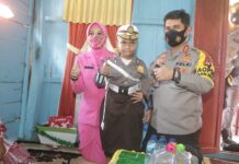 Kunjungan Baksos ke Wajo, Kapolda Sulsel dan Ketua Bhayangkari Wujudkan Mimpi Bocah Penderita Kanker