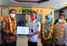 Gubernur Sulsel Serahkan Bantuan Untuk Perpustakaan Desa Sorowako