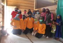 Andil Pencegahan Covid-19, KKN UNM Sosialisasi dan Bagikan Masker
