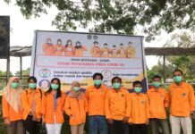 Beri Imbauan Cegah Penyebaran Covid-19, KKN UNM Angkatan XXI Pasang Spanduk