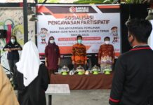 Gelar Sosialisasi Pengawasan Partisipatif, Bawaslu Luwu Timur Sasar Pemilih Pemula di Tomoni