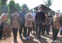 Gubernur Sulsel Kunjungi 5 Desa Seberang Danau Towuti