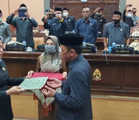 Ranperda Perubahan APBD Kabupaten Jeneponto TA. 2020 Telah Disahkan Jadi Perda