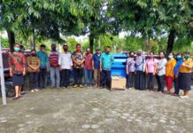 Pemdes Manggala Salurkan Alat Mesin Dros Jagung ke Dua Kelompok