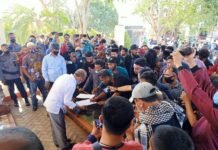 Didepan Pengunjuk Rasa Tolak Omnibus Law, 22 Anggota DPRD Jeneponto Nyatakan Sikap