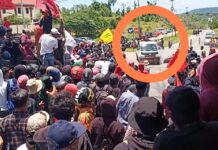 Video : Demo di Luwu Timur, Ada Mobil Peserta Aksi Tabrak Rambu Lalu Lintas