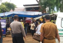 Personel Polsek Malili Sambangi Rumah Warga Yang Berduka