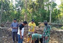 Sertu Mikael Pasedan Dampingi Tim Departemen Agama Tinjau Lokasi Pembangunan Masjid