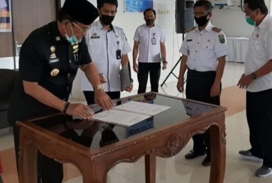 Lantik Eselon II dan III, Bupati Luwu : “Don’t Wait Until Tomorrow What You Can do Today”