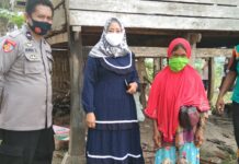 Wagub Sulsel Salurkan Bantuan, Bedah Gubuk Nenek Sitti di Bone