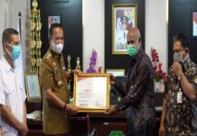 Kepala Kanreg IV BKN Makassar Serahkan 219 NI PPPK Formasi 2019 ke Bupati Luwu
