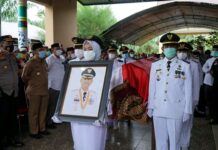 Ketua PN Malili Pimpin Upacara Pelepasan Jenazah Almarhum Bupati Luwu Timur