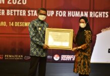 Peduli HAM, Indah Putri Indriani Dapat Penghargaan Dari Kemenkumham RI
