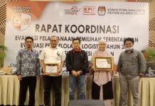 KPUD Luwu Timur Diganjar Penghargaan