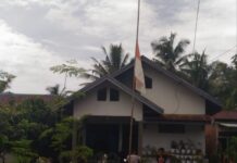 Bupati Luwu Timur Meninggal Dunia, Masyarakat Pasang Bendera Setengah Tiang