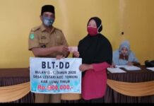 Pemdes Lestari Bagikan BLT DD Tahap III