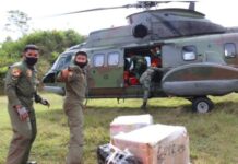 TNI Evakuasi Pengungsi Lewat Udara ke Makassar