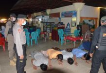 Kabag Ops Polres Luwu Timur Pimpin Pendisiplinan Prokes di Malam Minggu