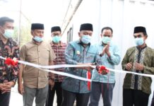 Wabup Irwan Resmikan Pusat Jajanan Street Food “Petahineando” Towuti