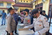 Gunakan Alat Drug Wipe 6 S, Kapolres Luwu Utara Awasi Langsung Kegiatan Pemeriksaan Liur Personil