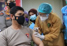 Jalani Vaksinasi Covid 19, Kapolda Sulsel : Tidak Ada alasan Takut dan Ragu, Vaksin ini Sudah Aman dan Halal, Ayo Gelorakan Program Vaksinasi ini