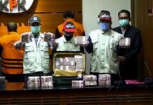 KPK Tetapkan Gubernur Sul-Sel dan 2 Orang Lainnya Sebagai Tersangka