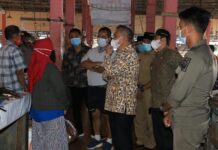 Terjun Langsung ke Pasar, Budiman Pastikan Prokes Tetap Berjalan