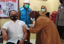 Disuntik Vaksin Covid-19, Kasat Lantas Polres Luwu Utara : Mari Kita Dukung Program Pemerintah