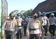 Beri Kenyamanan Ibadah Paskah, Kapolres Luwu Timur Pimpin Patroli Pengamanan Gereja