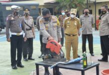 Polres Luwu Timur Musnahkan Miras dan Knalpot Racing Pakai Tandem Roller
