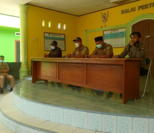 Sinergitas Polri dan Pemdes, Kapolsek Tomoni Timur Hadiri Pelantikan Anggota BPD Cendana Hitam