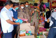 Tim Pengawas Temukan Kosmetik Ilegal dan Barang Kadaluarsa di Pasar Lambarese