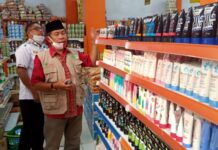 Didampingi Camat, Tim Lakukan Pengawasan Obat dan Makanan di Tomoni