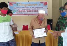 Jelang Idul Fitri, Kades Toradda Salurkan BLT DD Tahap Pertama ke-80 KK