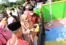 Kunker di Desa Burau Pantai, Bupati Budiman Resmikan PAUD dan Serahkan Bantuan