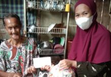 Wujud Peduli, Majelis Taklim Khaerunnisa’ Rampoang Bagi Sembako