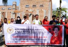 Kunjungan Kerja Sarce Bandaso Tandiasik di Desa Rante Mario