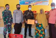 Salurkan BLT-DD Tahap ke Tiga, Pemdes Bahari Juga Beri Vitamin