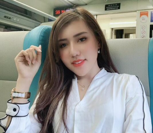Hani Fahrani Artis Asal Pekanbaru Bergabung ke Partai UKM Indonesia