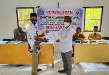 Kades Samaenre Salurkan BLT Desa Tahap III, Disaksikan Sekcam Bengo