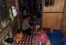Peduli Terhadap Warga Binaannya, Personil Polsek Baebunta Kunjungi Warga Yang Sedang Sakit