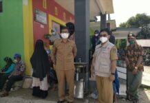 Tinjau Pelaksanaan Vaksinasi COVID-19, Wabup Luwu Utara Imbau Masyarakat Untuk Tidak Takut Divaksin