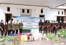 Dalam Rangka Hari Bakti Adhyaksa ke 61, Kejari Luwu Utara Gelar Baksos di Desa Radda