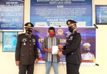 Hut Bhayangkara ke-75, Satlantas Polres Luwu Utara Bagikan 35 SIM Gratis ke Warga Kelahiran 1 Juli