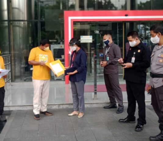 Barisan Kuning Anti Korupsi Desak KPK Periksa Gubernur Papua