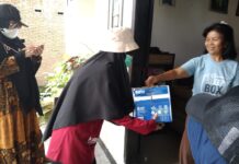 Peduli Warganya, Pemdes Mandiri Galang Dana Secara Dor To Dor